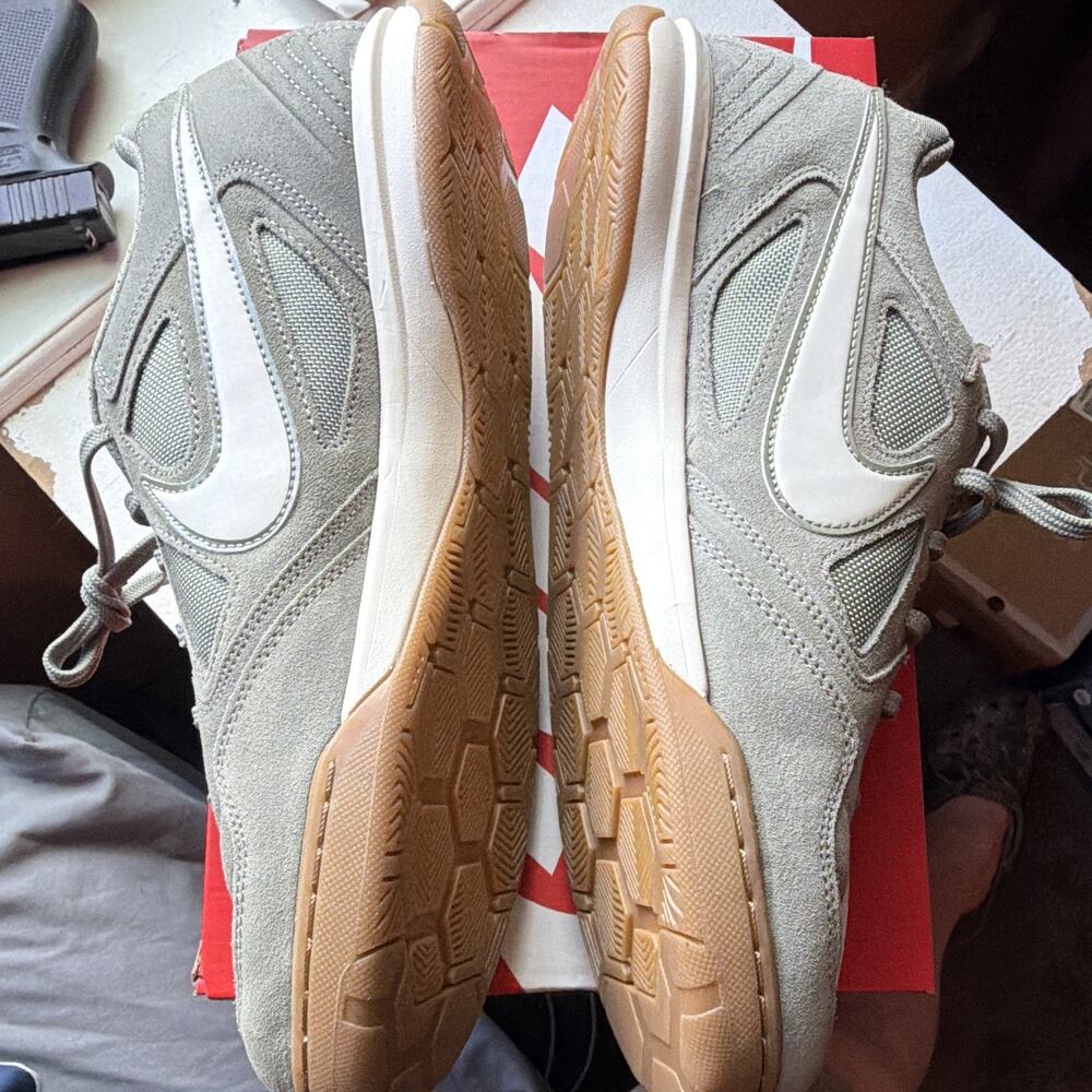 Nike Gato Men's Low Top Lace-Up Suede Sneakers Light Army/Gum HQ6020-301 - Picture 3 of 4